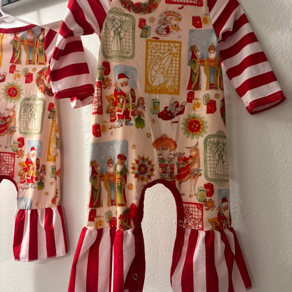 Vintage Christmas theme ruffled, bell bottom baby girl romper 0–3, 3–6 months - Picture 8 of 14